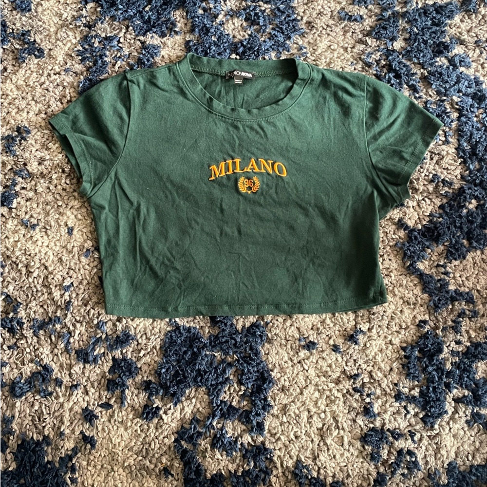 Size M Cropped Shirt